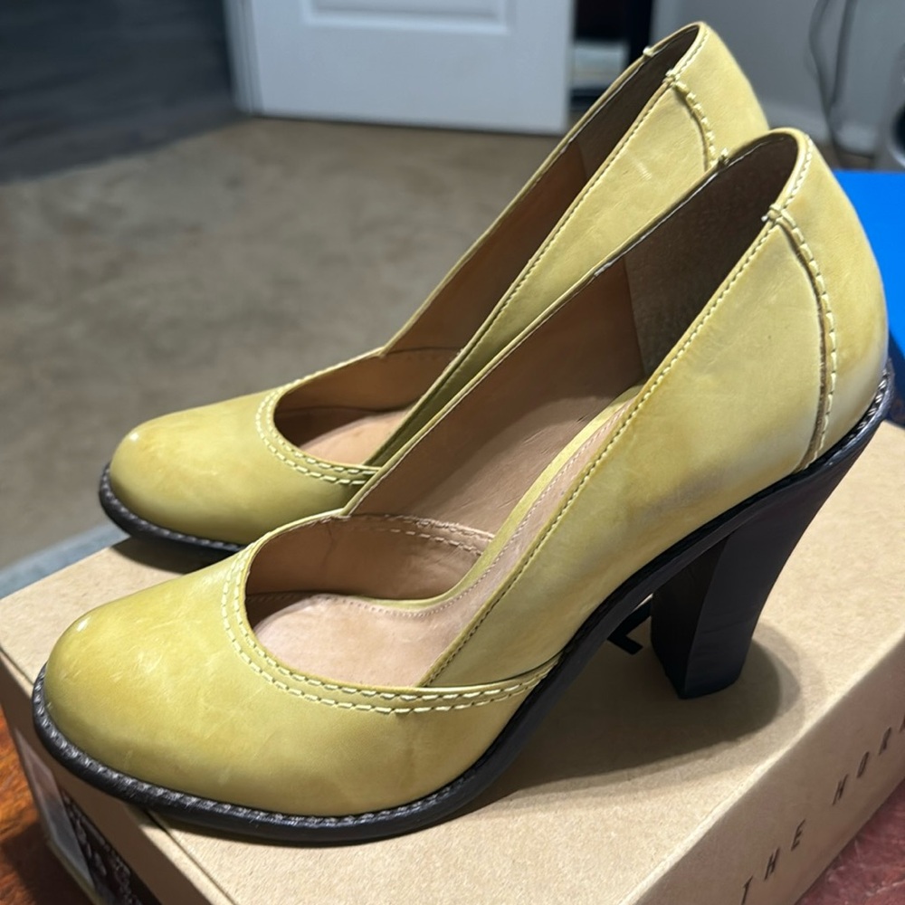 Kurt Geiger chunky heel in chartreuse